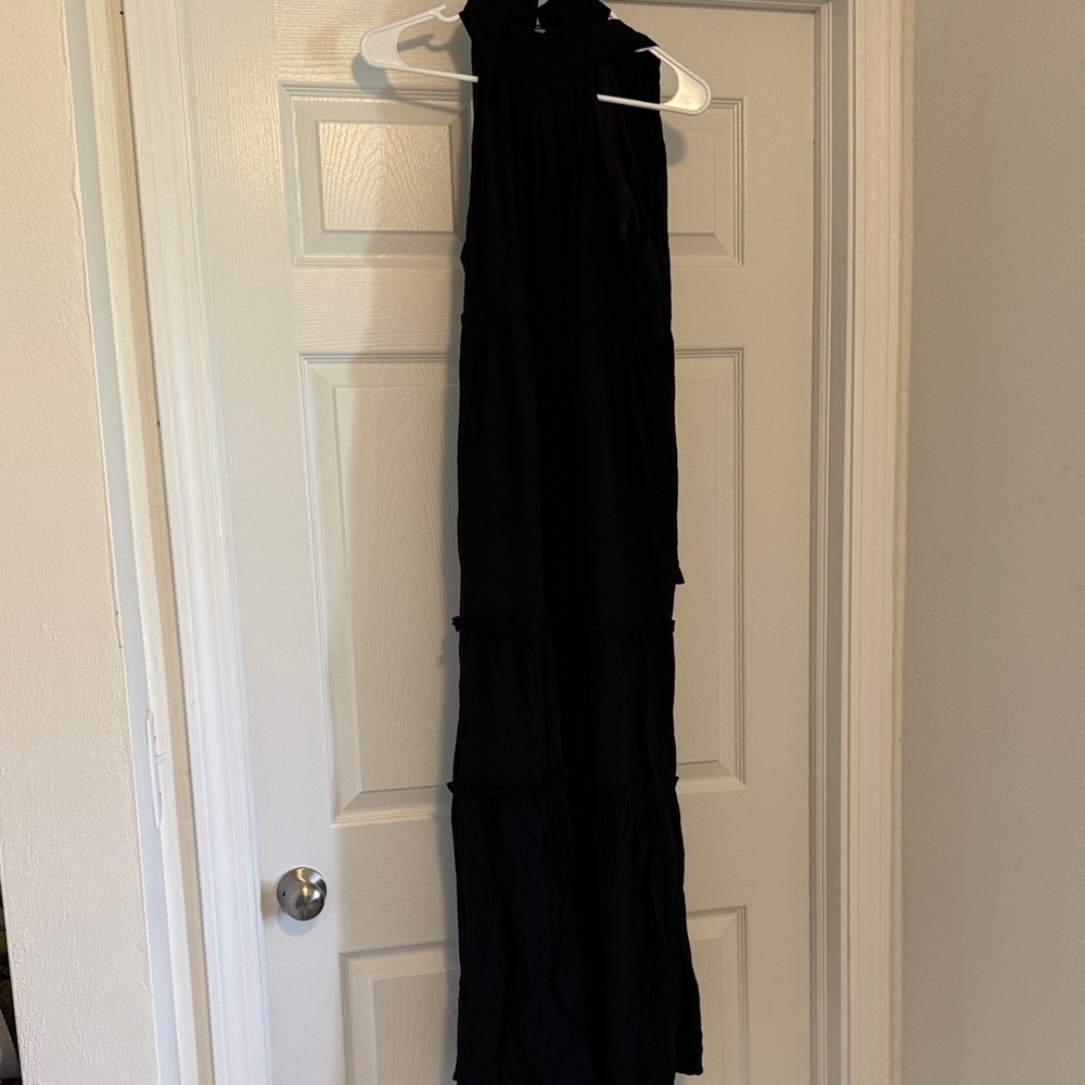 Sleeveless Black Tiered Maxi Dress